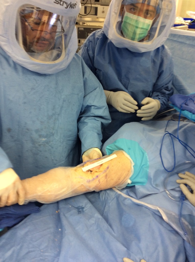 Less invasive knee surgery